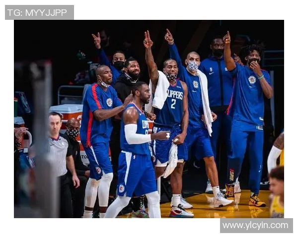 快船与爵士激战正酣直播中球迷们快来围观精彩对决